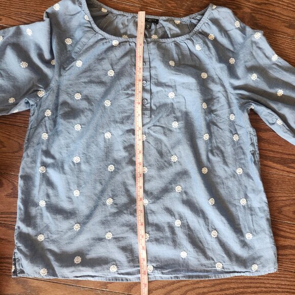 Talbots Women’s L Petite Chambray Popover Top Embroidered Daisy Long Sleeve - Picture 9 of 11